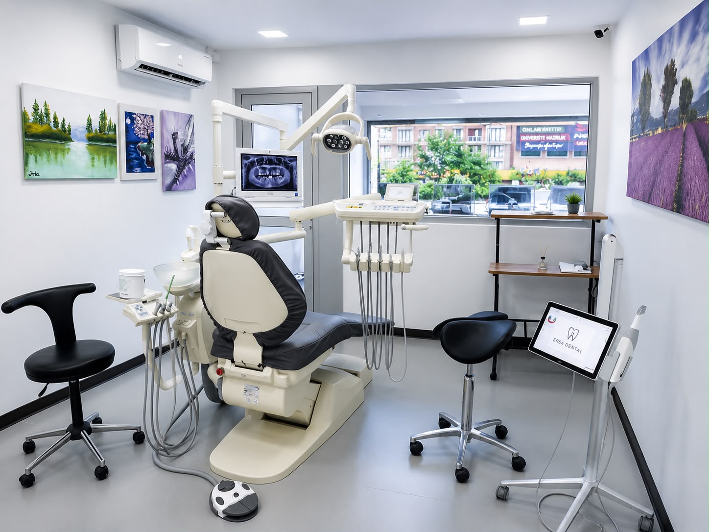 Salle de soins numérique chez Ersa Dental